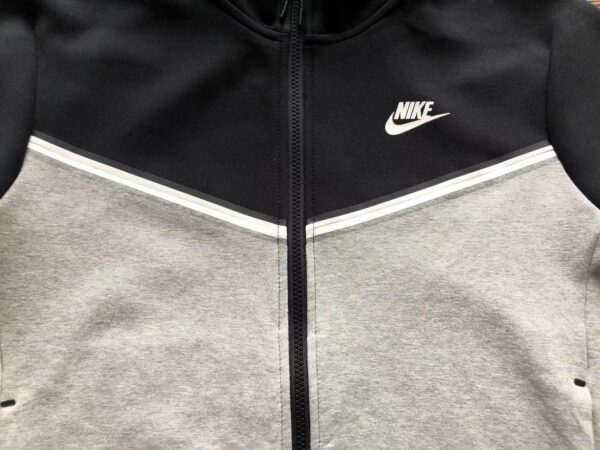 Nike Tech Negro y Gris - Imagen 4