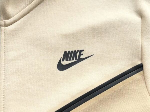 Nike Tech Beige - Imagen 5