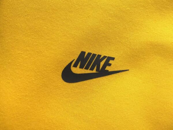 Nike Tech Amarillo - Imagen 13