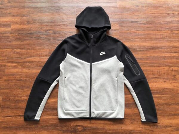 Nike Tech Negro y Gris