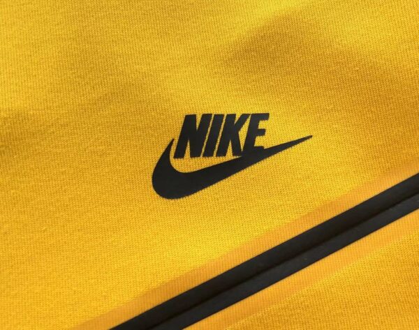 Nike Tech Amarillo - Imagen 4