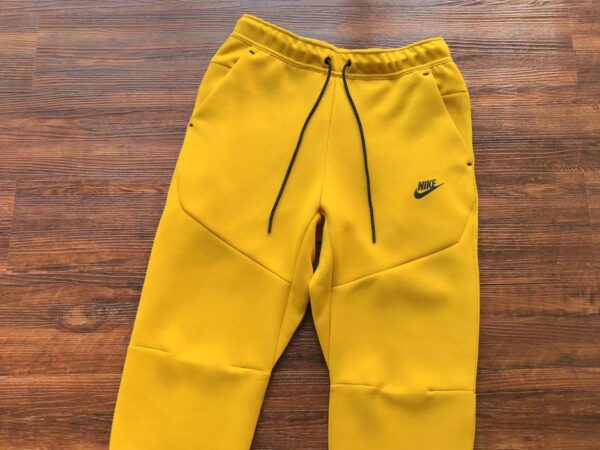 Nike Tech Amarillo - Imagen 9